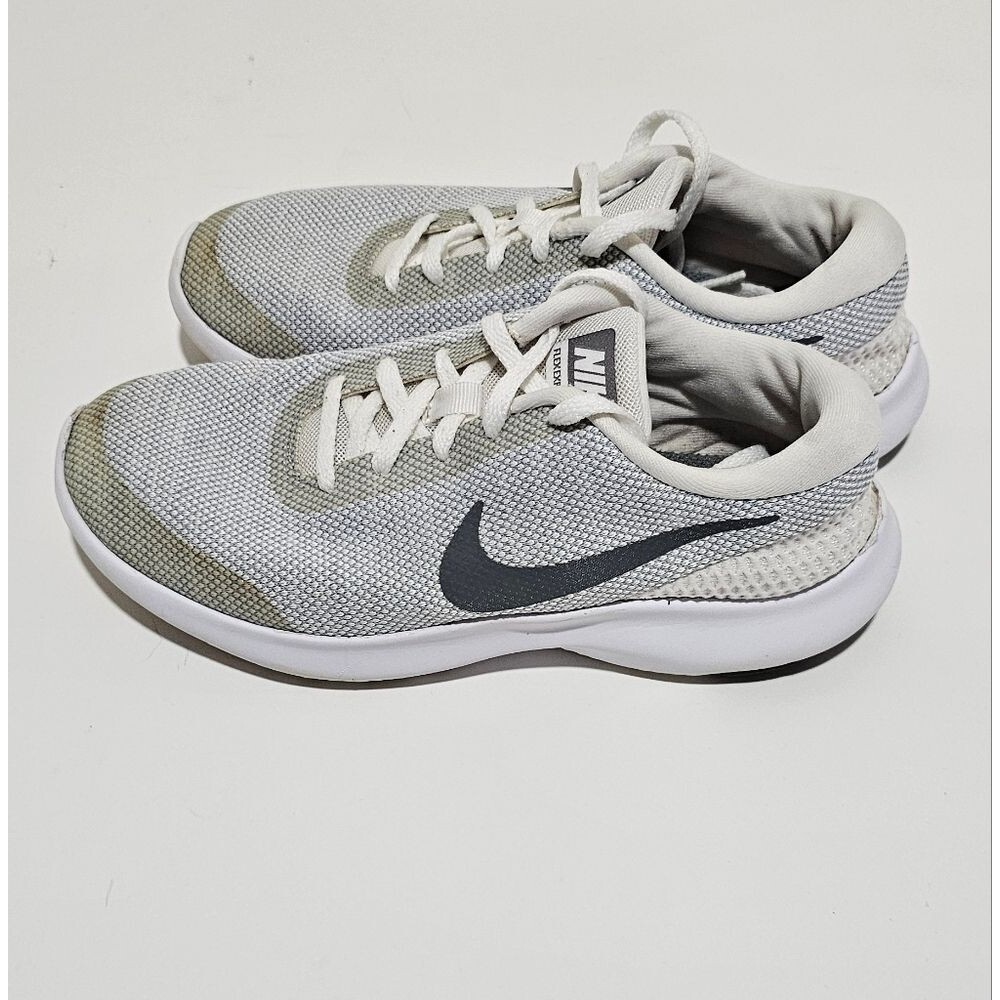 Nike Flex Experience RN 7 Athletic Running shoes Grey White Women Size 6.5 - Picture 2 of 8